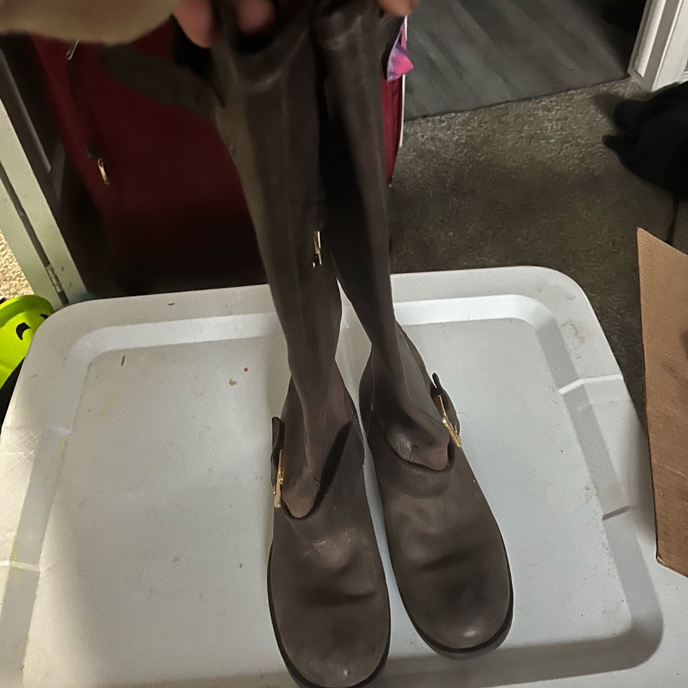 Freebird by Steve Madden brown knee high leather boots in great condition